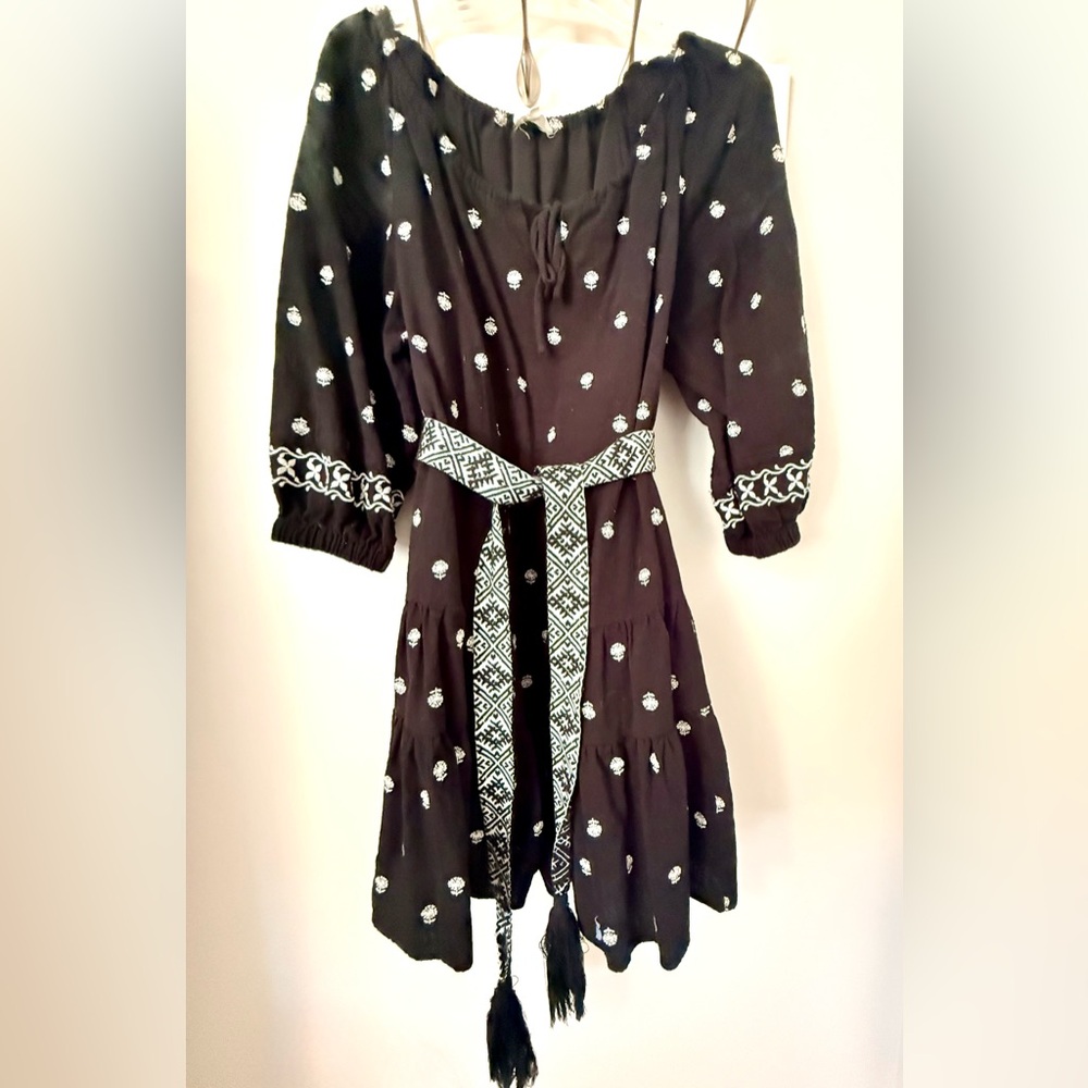 Chic Black and White Patterned Long Sleeve Dress